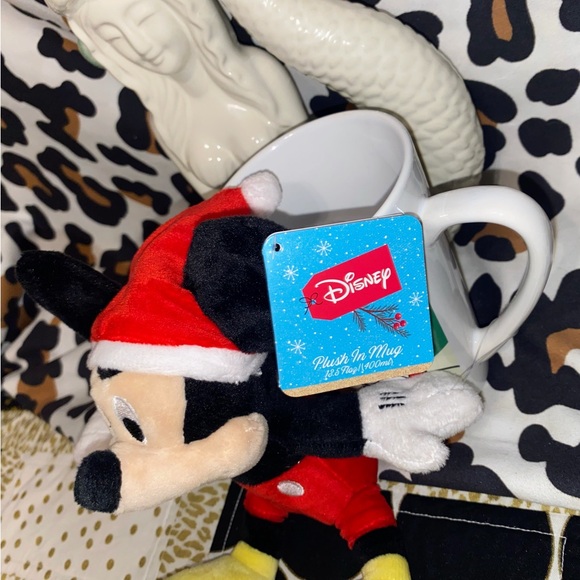 DISNEY MICKEY MOUSE CHRISTMAS PLUSH IN MUG - Picture 5 of 5